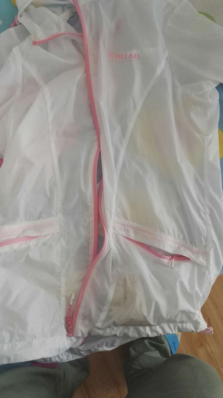 相信品牌的质量,这几天老是下雨没看出防晒功能。