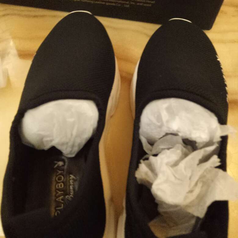 舒服,很舒服的鞋子可能买大了一码,垫个鞋垫完美