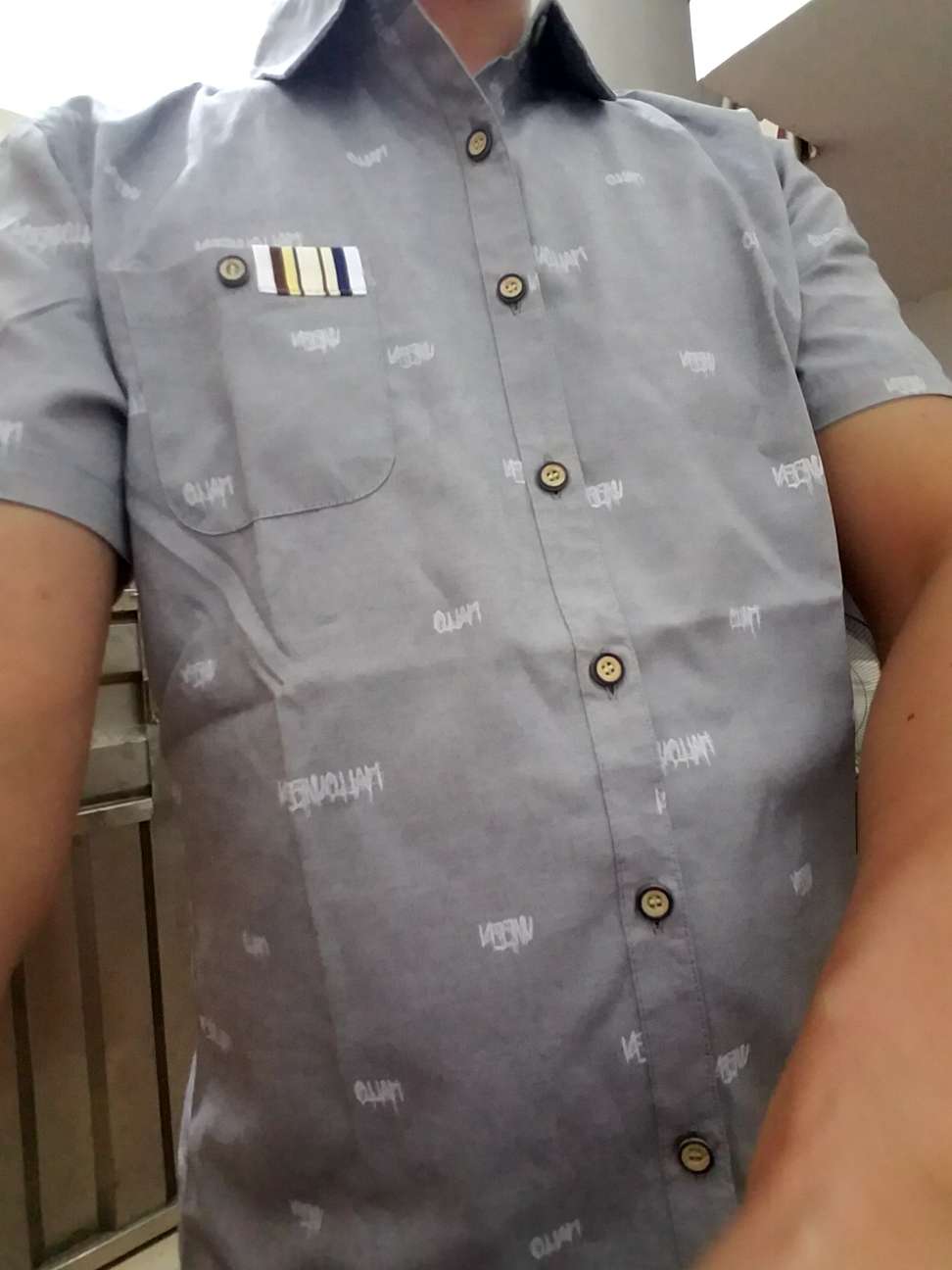 颜色不怎好看,懒得换将就吧