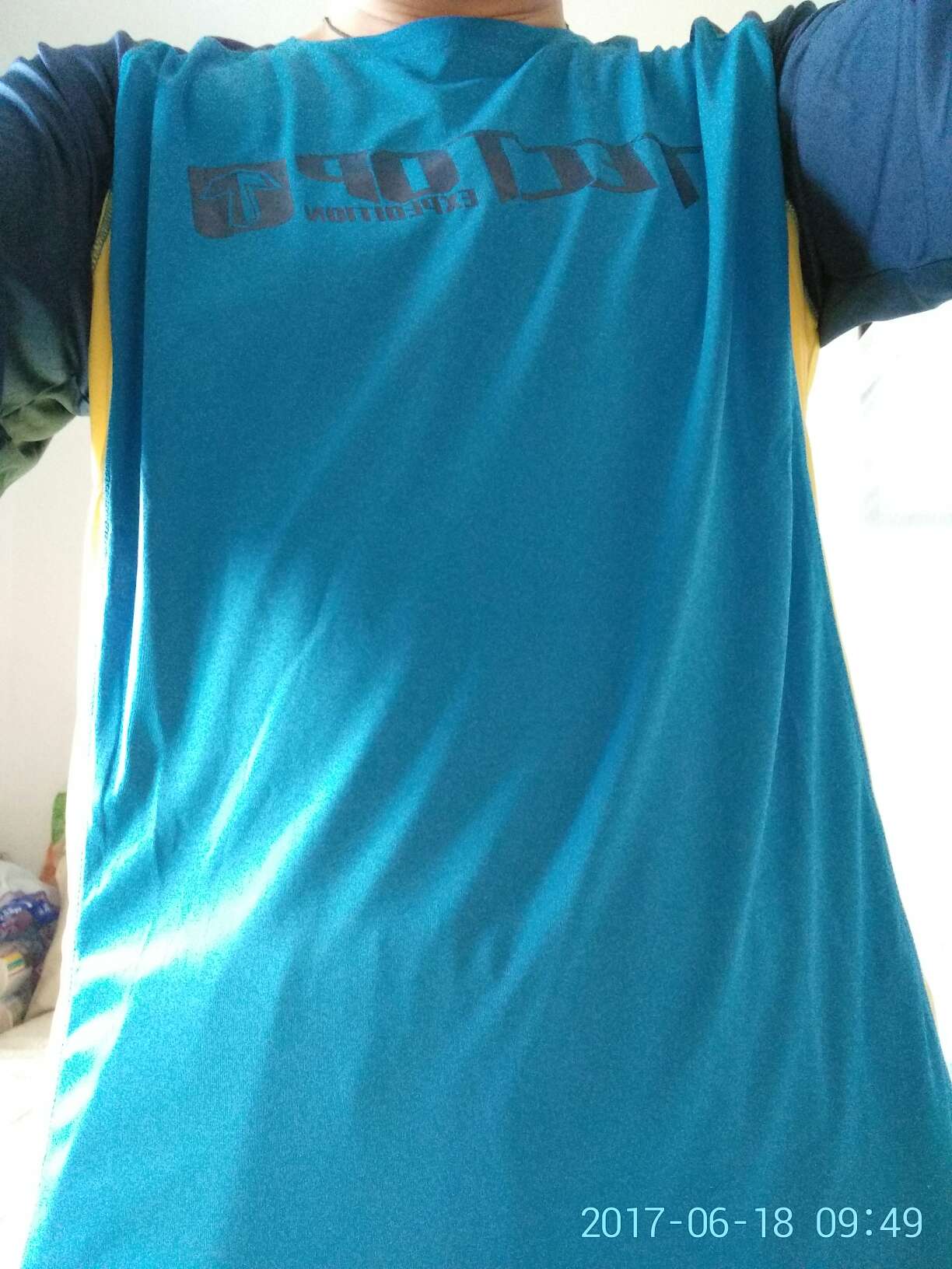 自营真是神速头天定了第二天上午收到,一次定了4件试了一件,真不错。自营值得信任!
