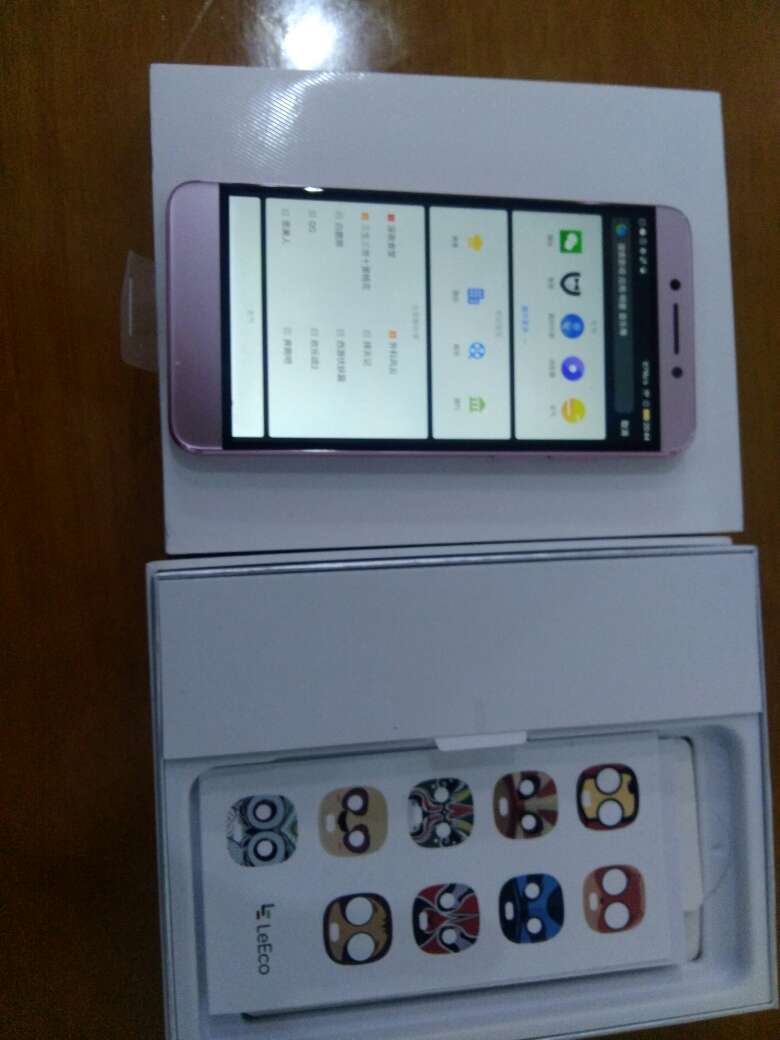 手机目前还可以,速度够快,就是不知道以后售后怎么样,我现在用的第一个乐1pro用了快俩年,在在打电话声音对方听不到,我只能说,,,,,