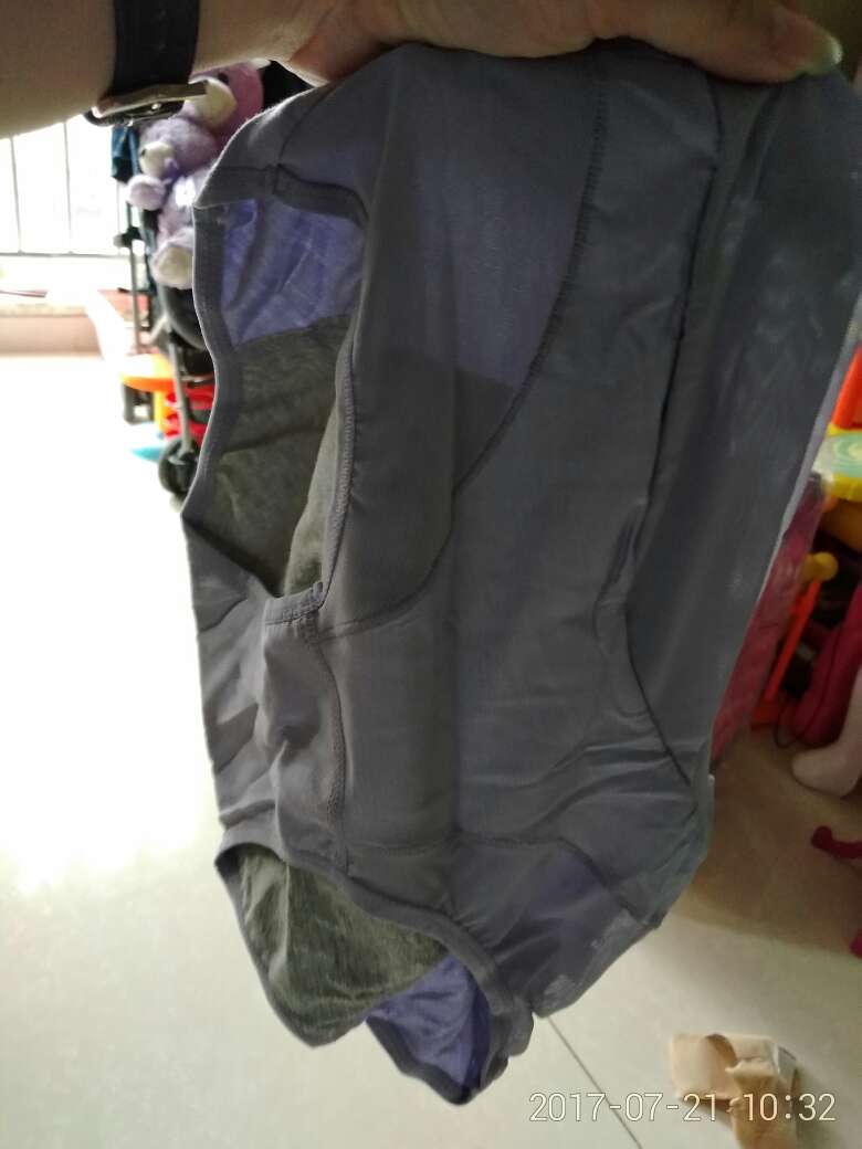 看着还挺不错的,舒服,摸着很软