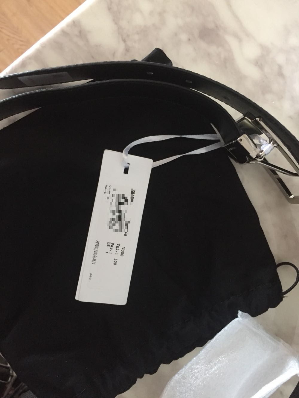 我也不知道,从做工到用料都感觉像甲货,买过其他品牌的副厂,没感觉差距这么大。对付着用吧。
