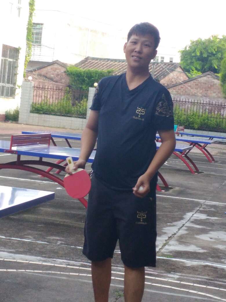 很合身,穿起来也很舒服,不错