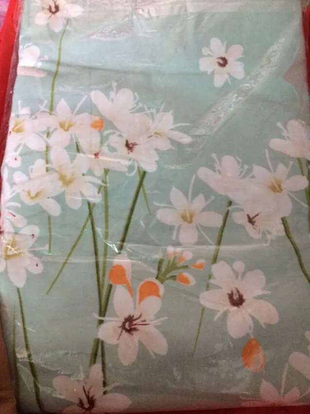 同时买了两套,这个花色的无色差,质量也可以,参加活动用劵到手价格很美丽