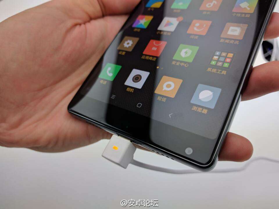 机器不错,速腾很快,摄像头一般,唯一的欠缺是用手机听微信语音的时候切换不灵敏