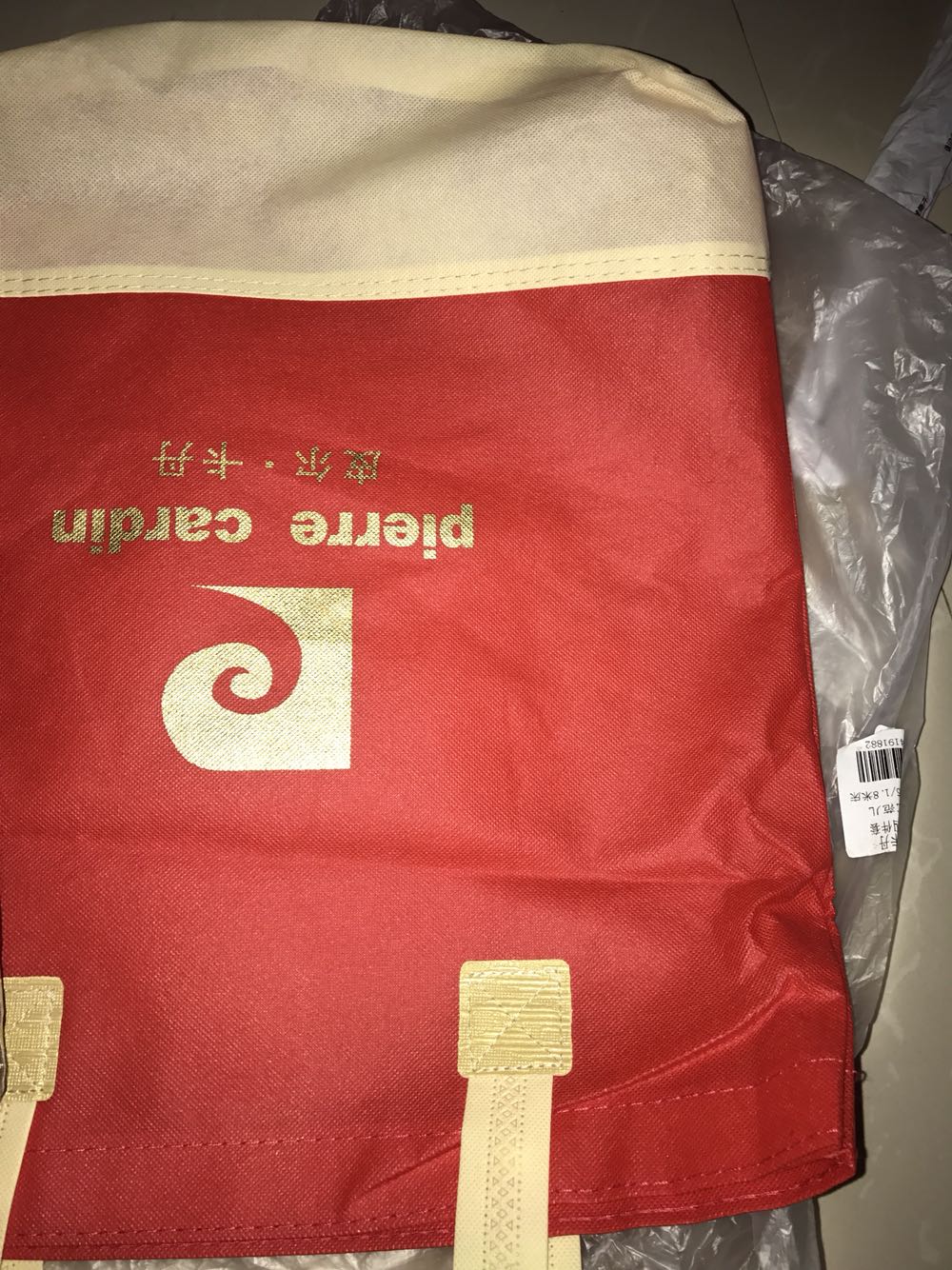 包装的还挺好,颜色感觉没有图片好看,单子有些薄,手感还行。