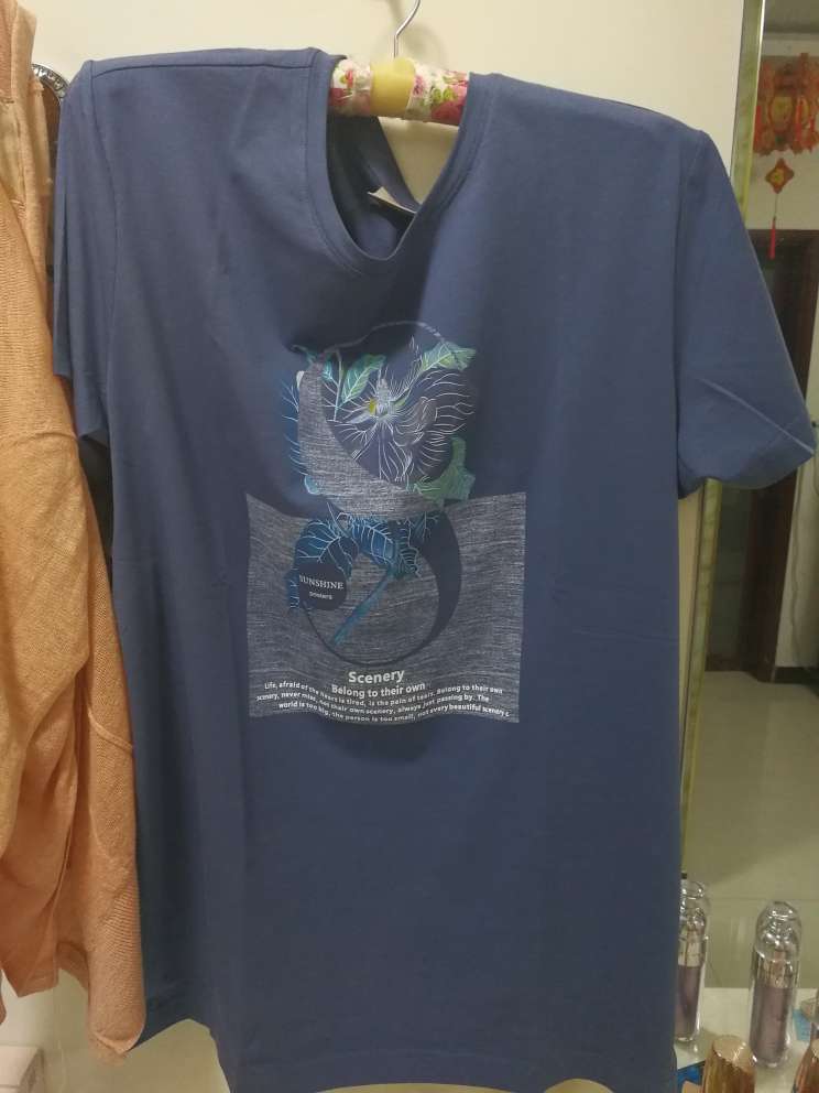 颜色很正,手感较好,穿着舒服?