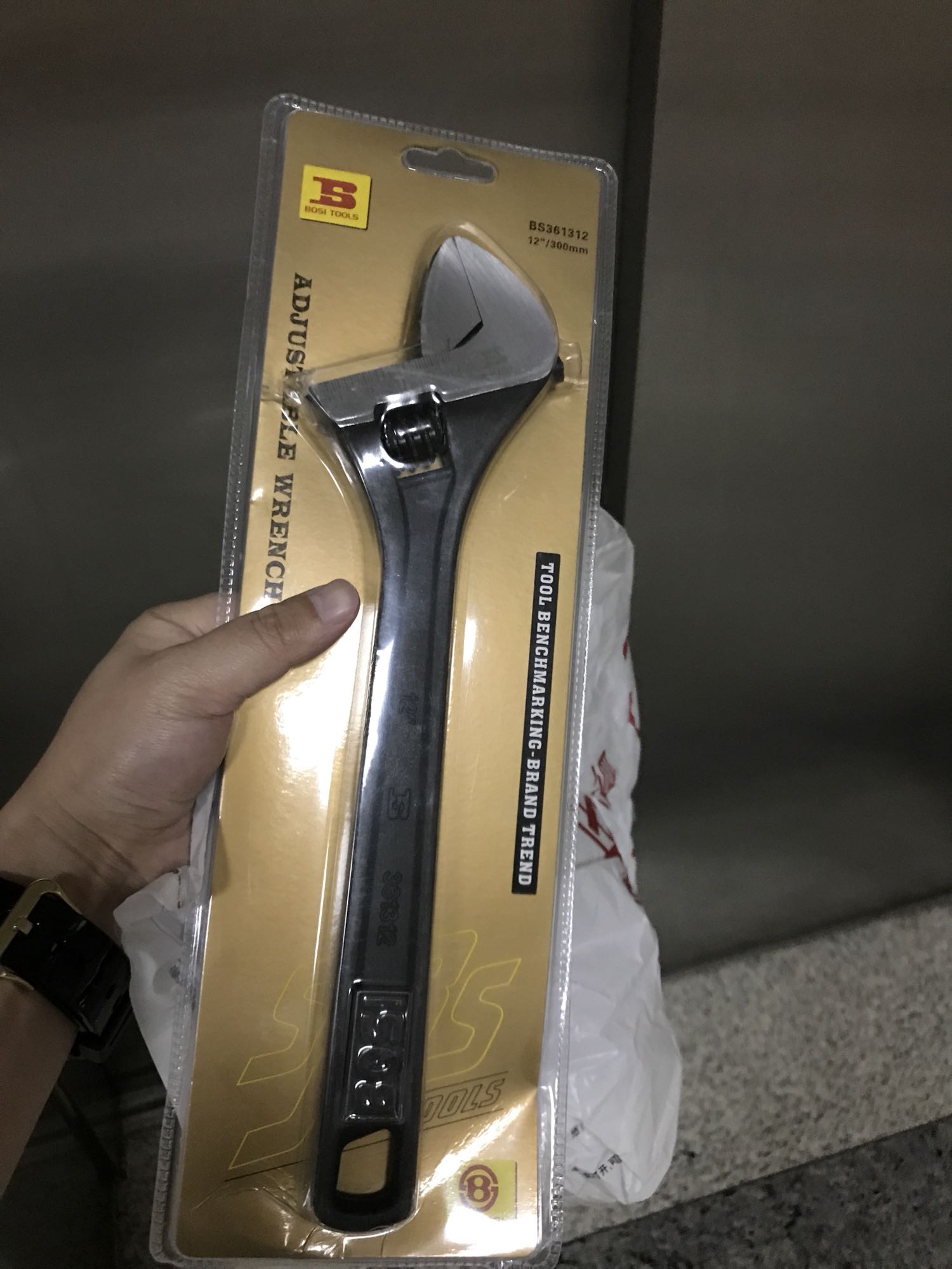 品质不错,手柄长度匹配最大开口直径,力学原理够赞!价格实惠!不比史丹利之类的差,价格实惠不止一点点!