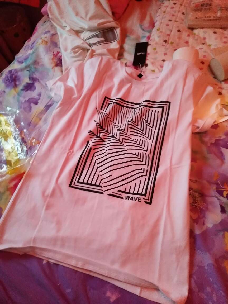 宝贝很好,老公很喜欢,快递速度非常快,而且服务很好。