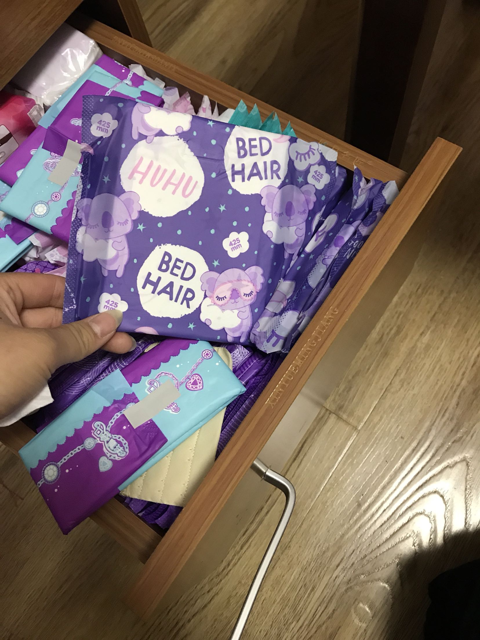 非常好用,很喜欢,很薄很透气,下回还会再买的!!!