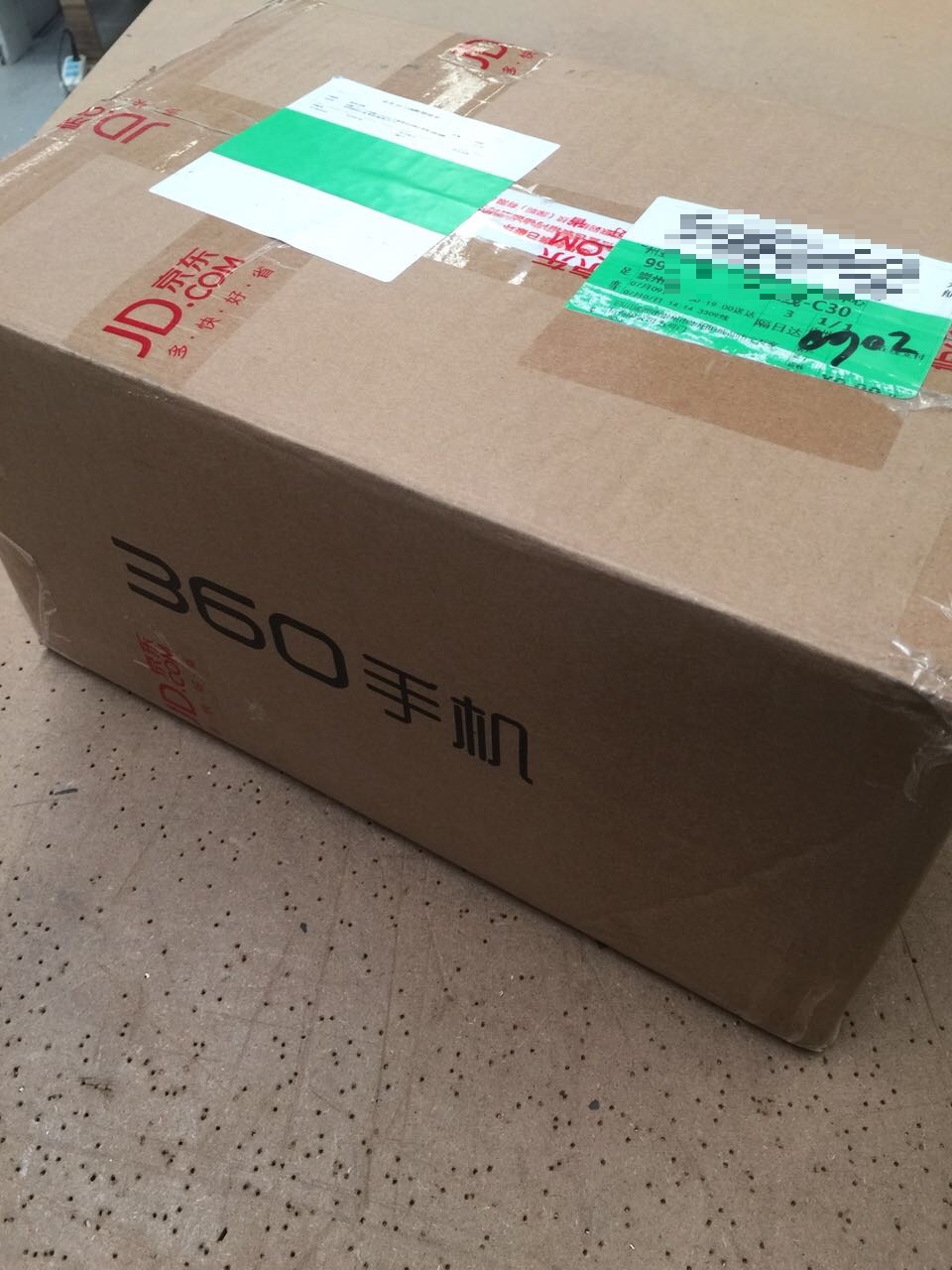 穿了一天的感觉 我的还不错。但是包装真是服了