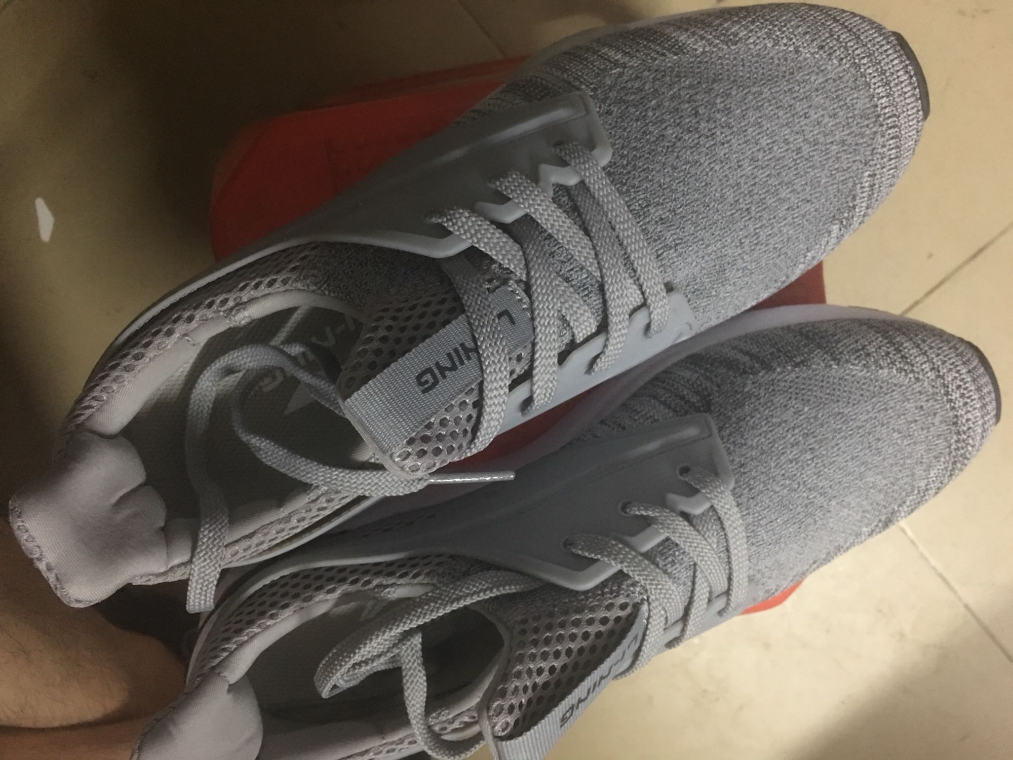 应该是正品,看能不能穿2年,券后259元,不知道贵不贵?