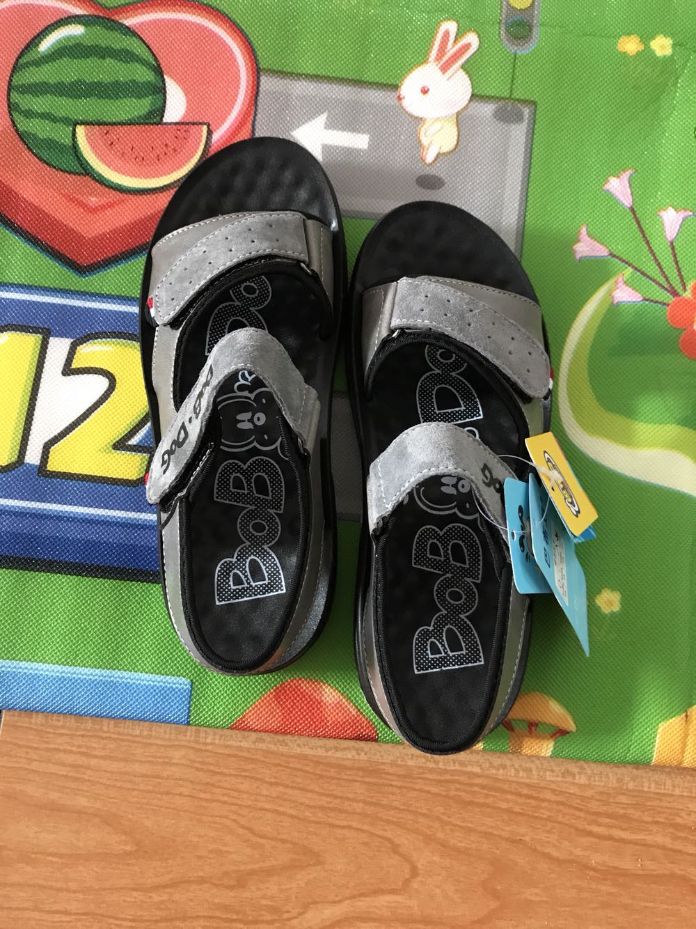 这个颜色漂亮,一次买了三双,好评