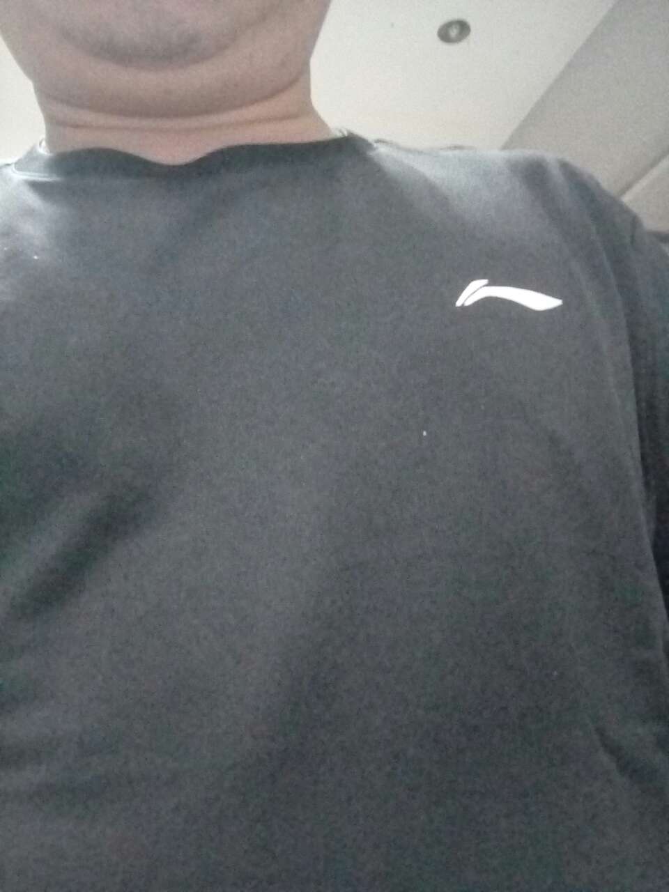 很好,轻爽透气。