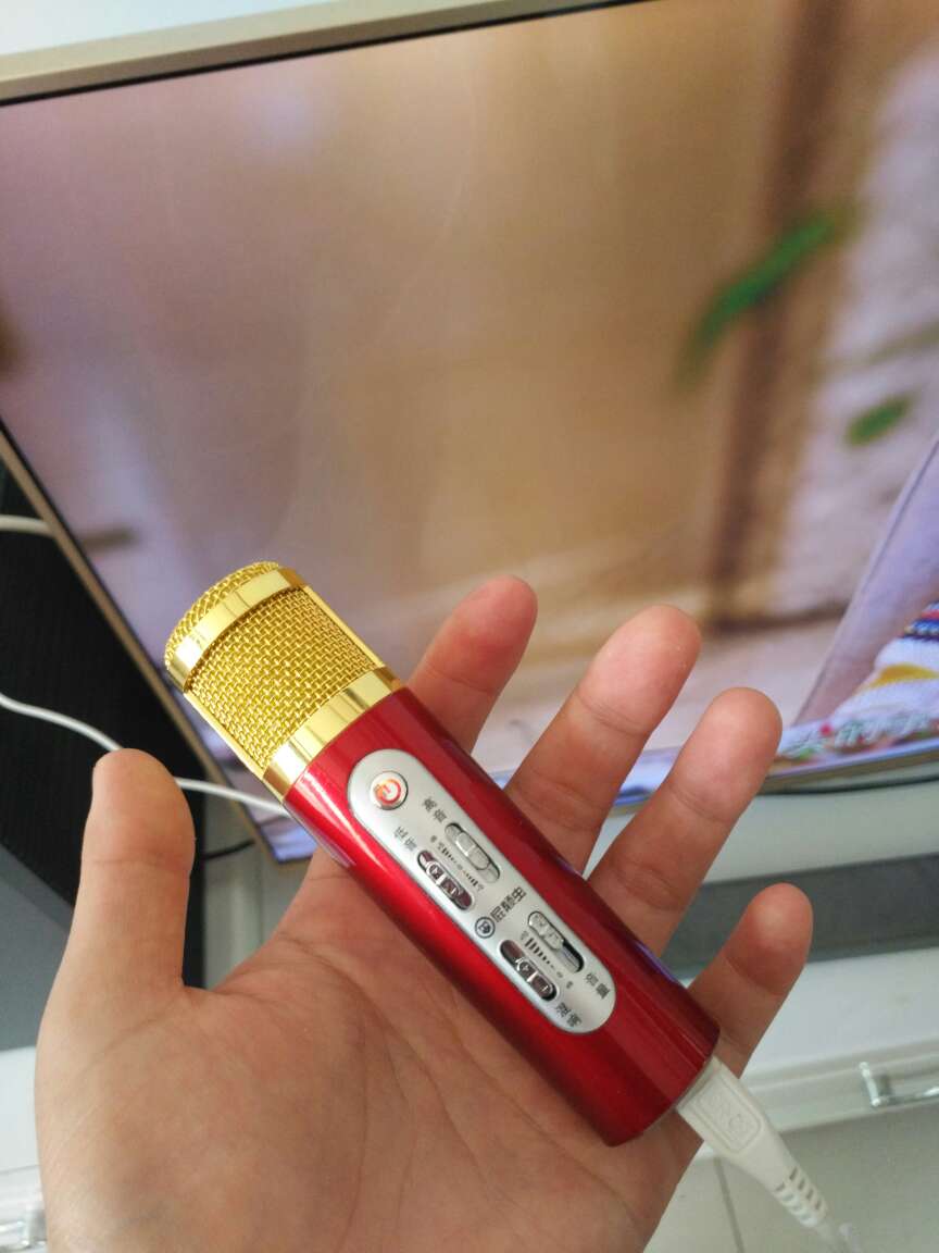 看着挺高端大气,简单的试了下,音质还不错。。还有专人指导调试。真是一次开心的购物
