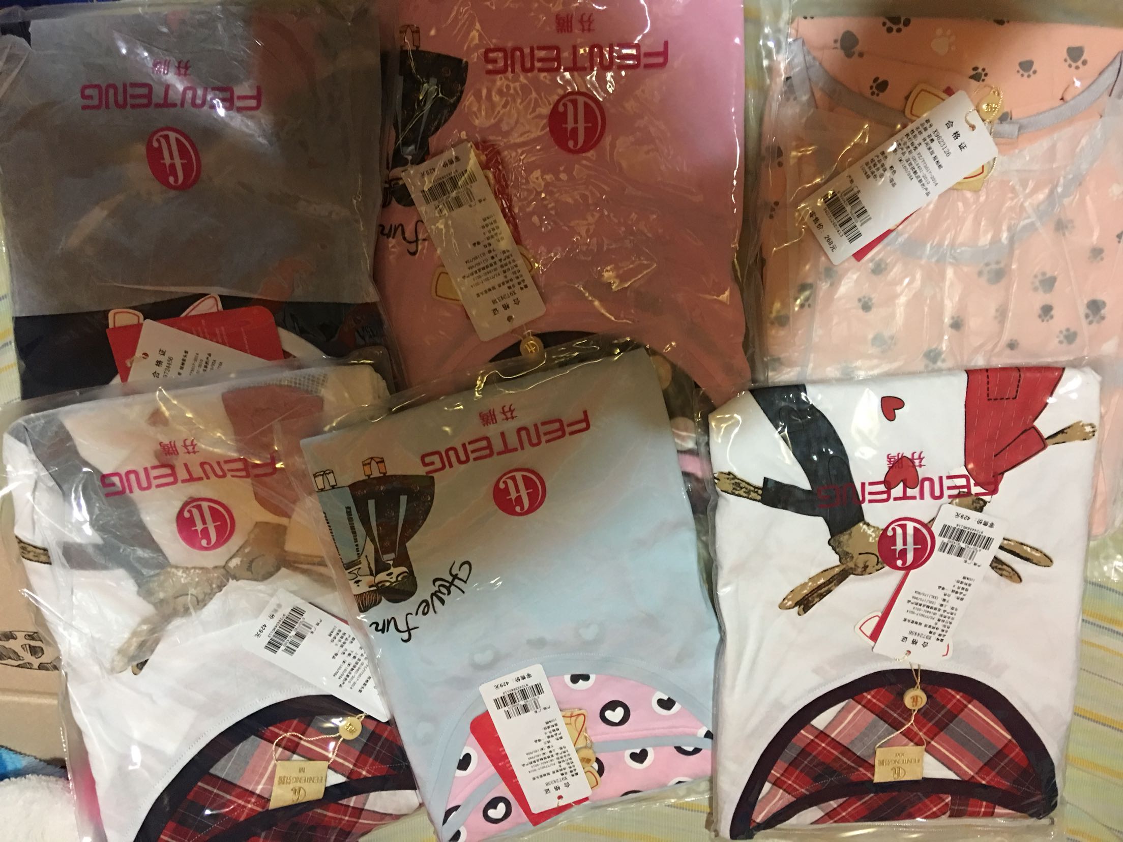 芬腾,居家好衣服,一直在穿,大人小孩都在穿,很舒适。