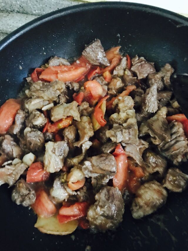 确实是好牛肉,筋头巴脑肥瘦相间,非常香,非常满意,还会再来买
