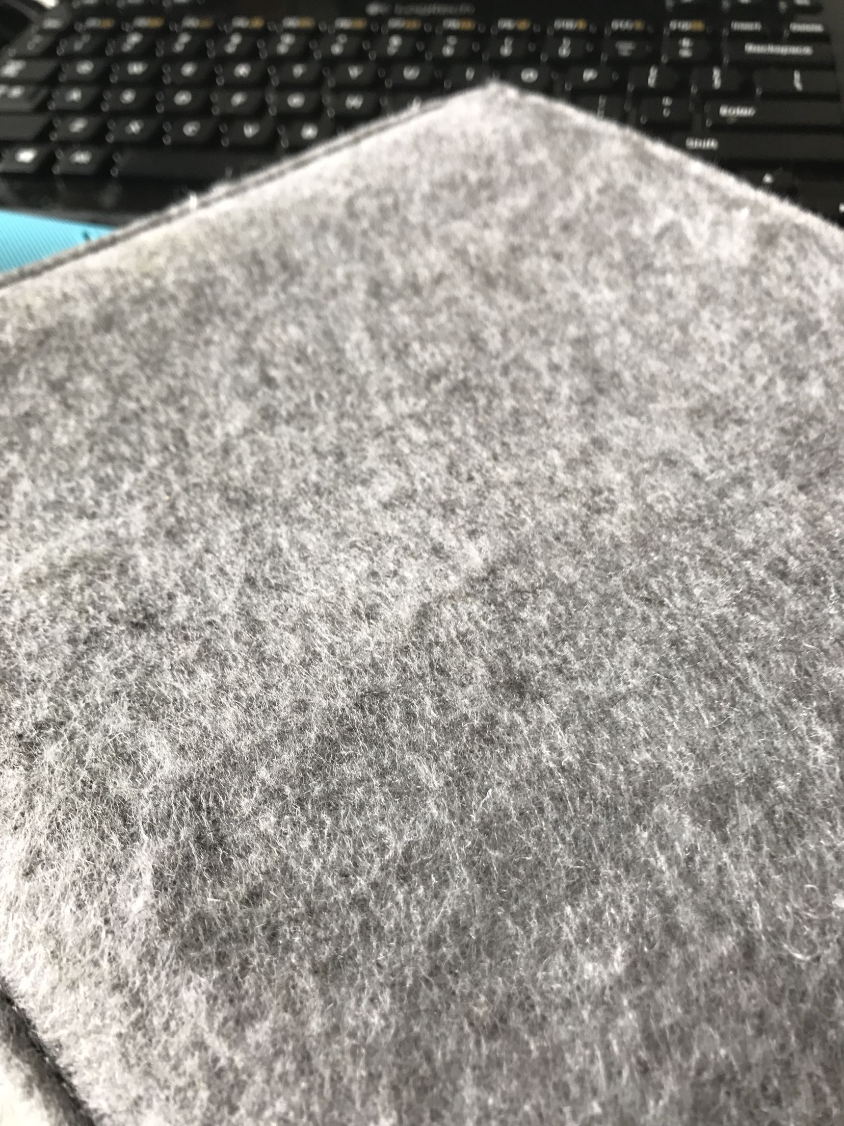 用了一个月 起球现象非常严重 正常使用下的 厂家竟然回复说 他们没有质量问题! 难道要12315介入么!!!!!!!!!!!!!!!!!!!!!!!!!!!!!!! 05年都开始在买东西 12年了!!!!!!第一次在买到如此质量之差的物品!!!!失望!