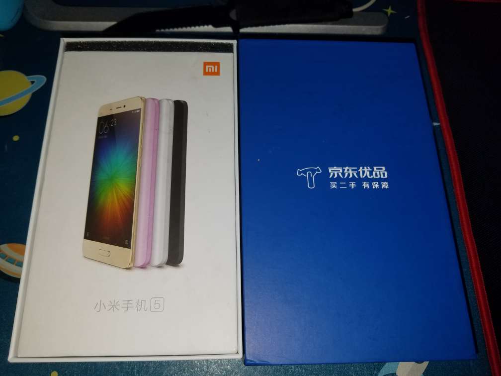 手机挺新的,看着又像翻的,不过还行,数据线是坏的,而且不能只换数据线,只好自己再买了