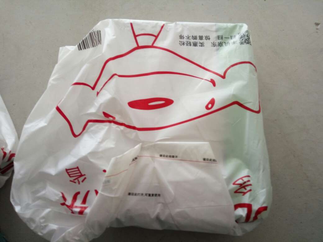 鞋子很好,一下买了好几双,价格也便宜。