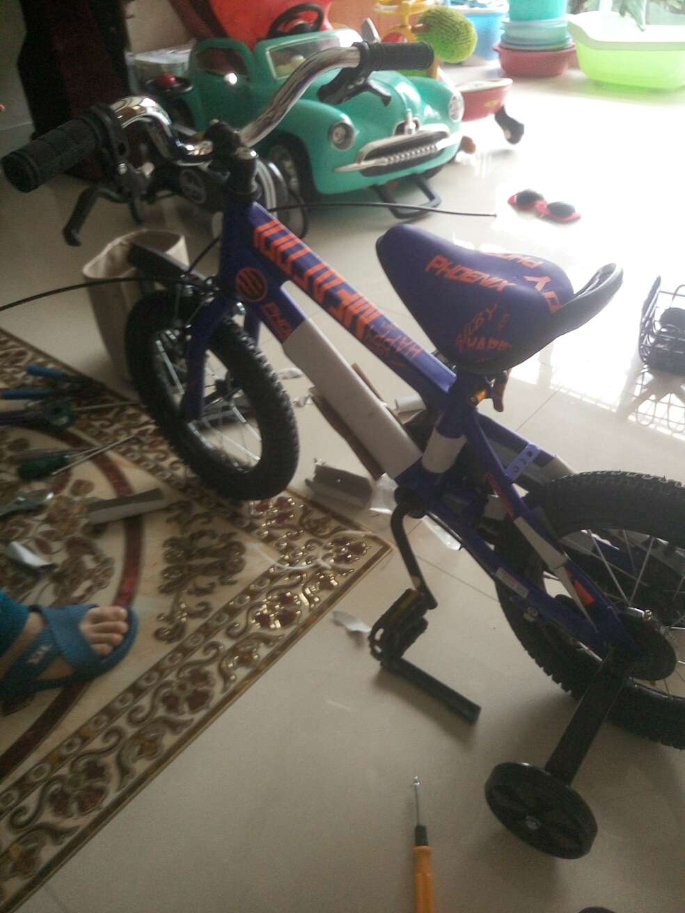 不用jd快递是个败笔。直接扔在门卫也没通知我。车子没送专业工具,装起来费劲
