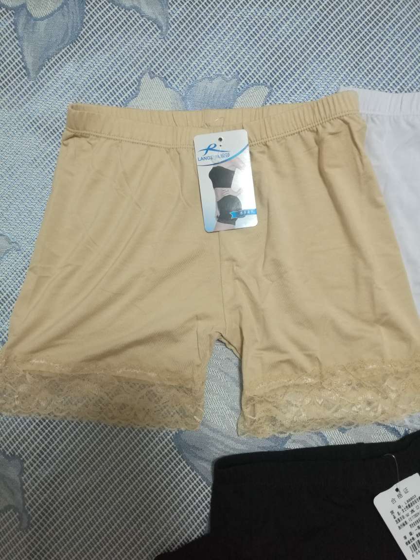 衣服很好很好,值得再次购买,送货及时。
