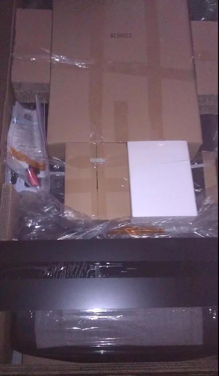 配送师傅令人感动,近200的东西一个人背送到家,配送应该是10个满分。除了螺丝很籀,安装挺顺利。若不破坏纸箱所谓在纸箱中安好推出应该是在梦中。但说明书强调未正常使用前请保存好纸箱。