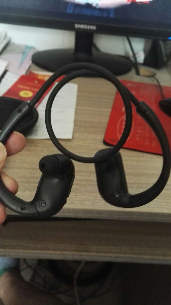 今晚收到货,是满格电。试听效果还不错,下次跑步再试试运动中的效果再来追评。