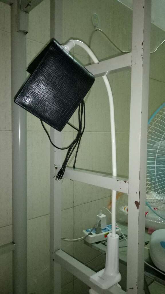 相当板扎!看电视安逸多了?