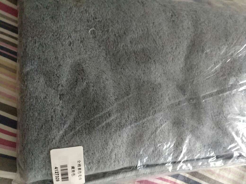 家里囤了一堆毛巾,等着慢慢用,这款和不错,摸着手感很好!纯棉纯色的很不错~