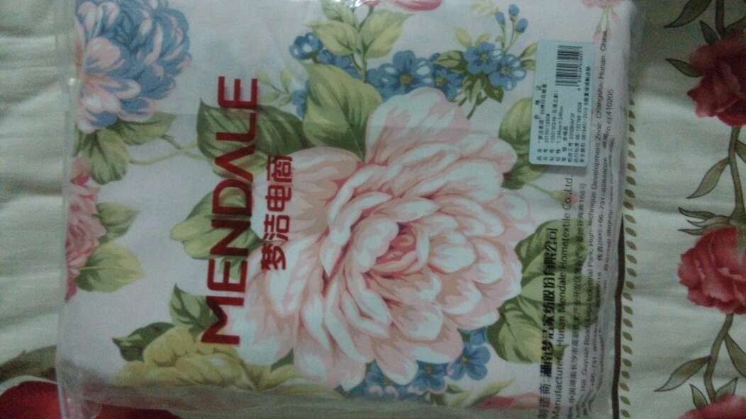 拿到手太惊喜了,纯棉的,超大尺寸,花色漂亮
