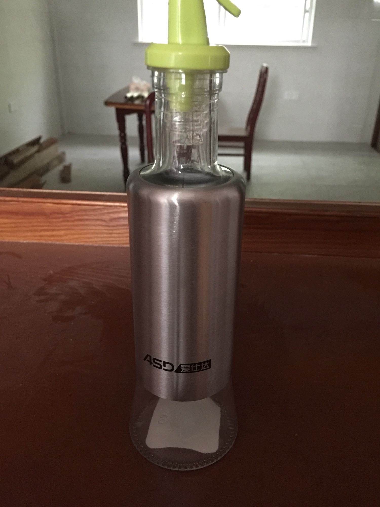 东西是抽卷买的,看着还行,但如果原价买这个就不值了,总之用卷感觉还行!