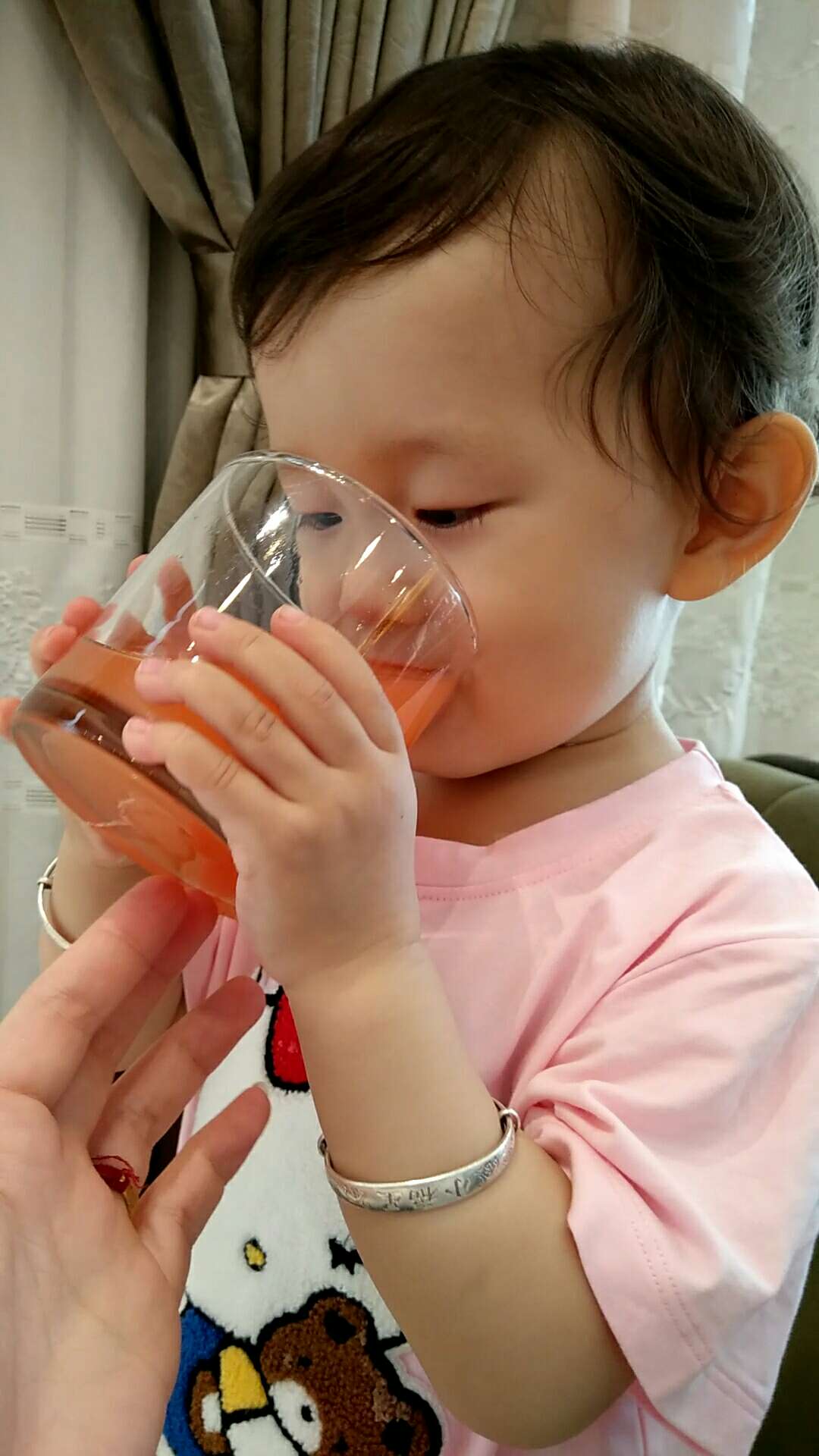 很好喝!酸酸甜甜的!宝贝一口接一口的喝!