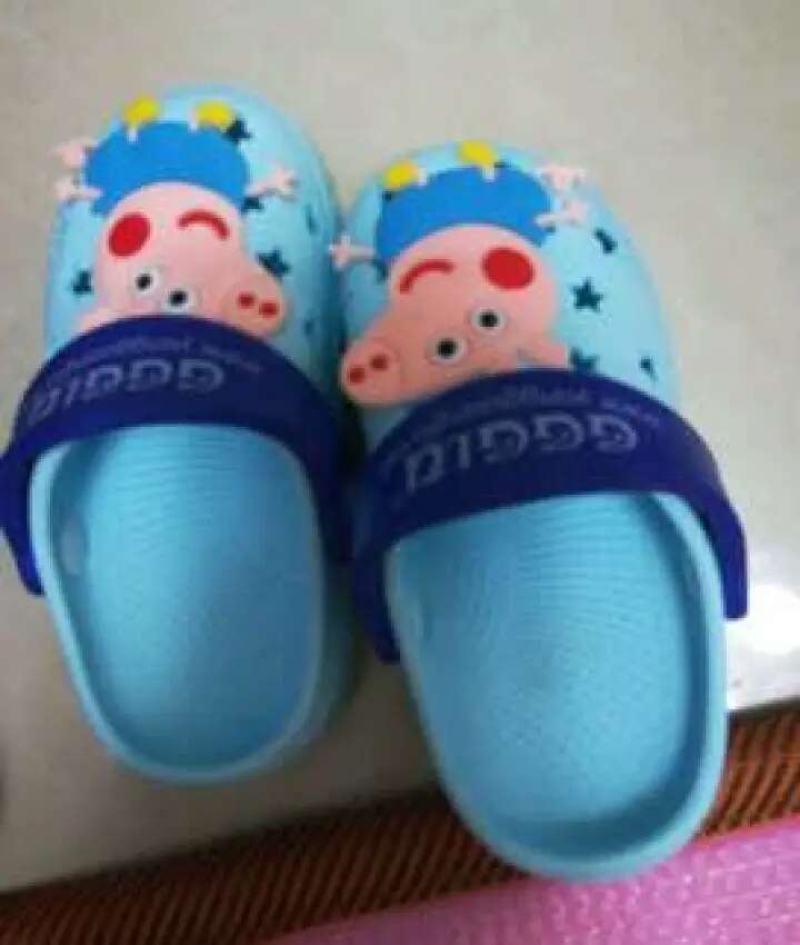 小孩穿了就摔了一跤,我靠