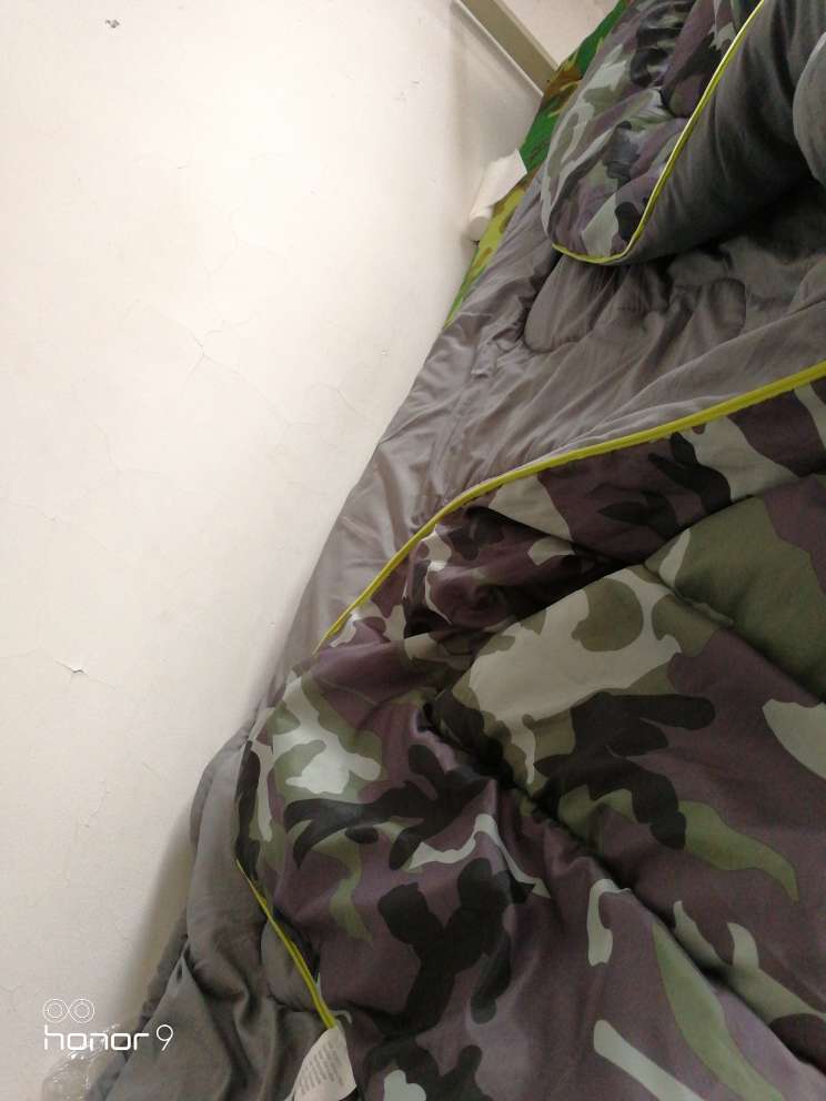 睡袋很不错,携带方便,用在宿舍里。