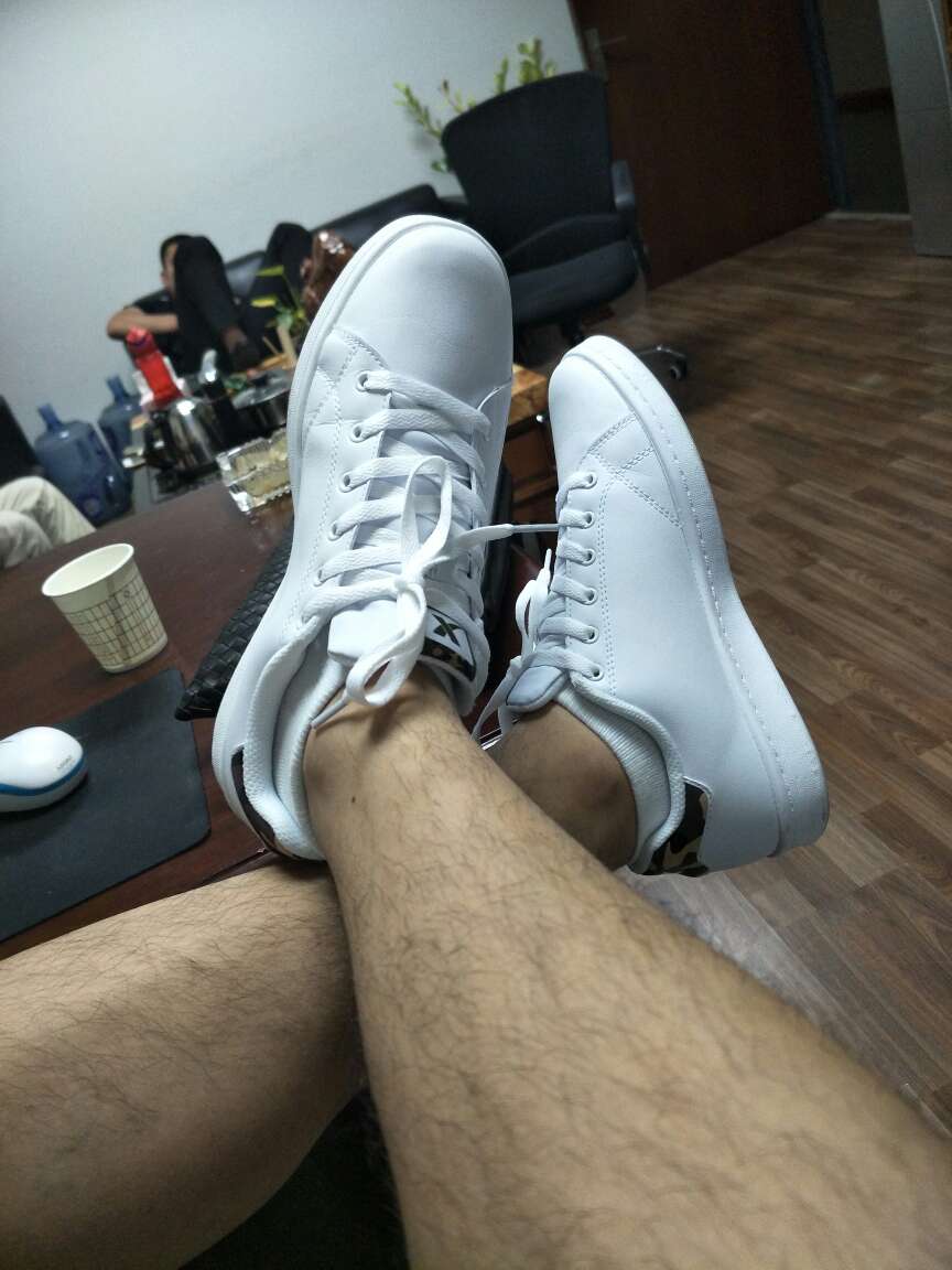 应该是正品,快递很给力 ,昨天下午下单今天中午就到了。