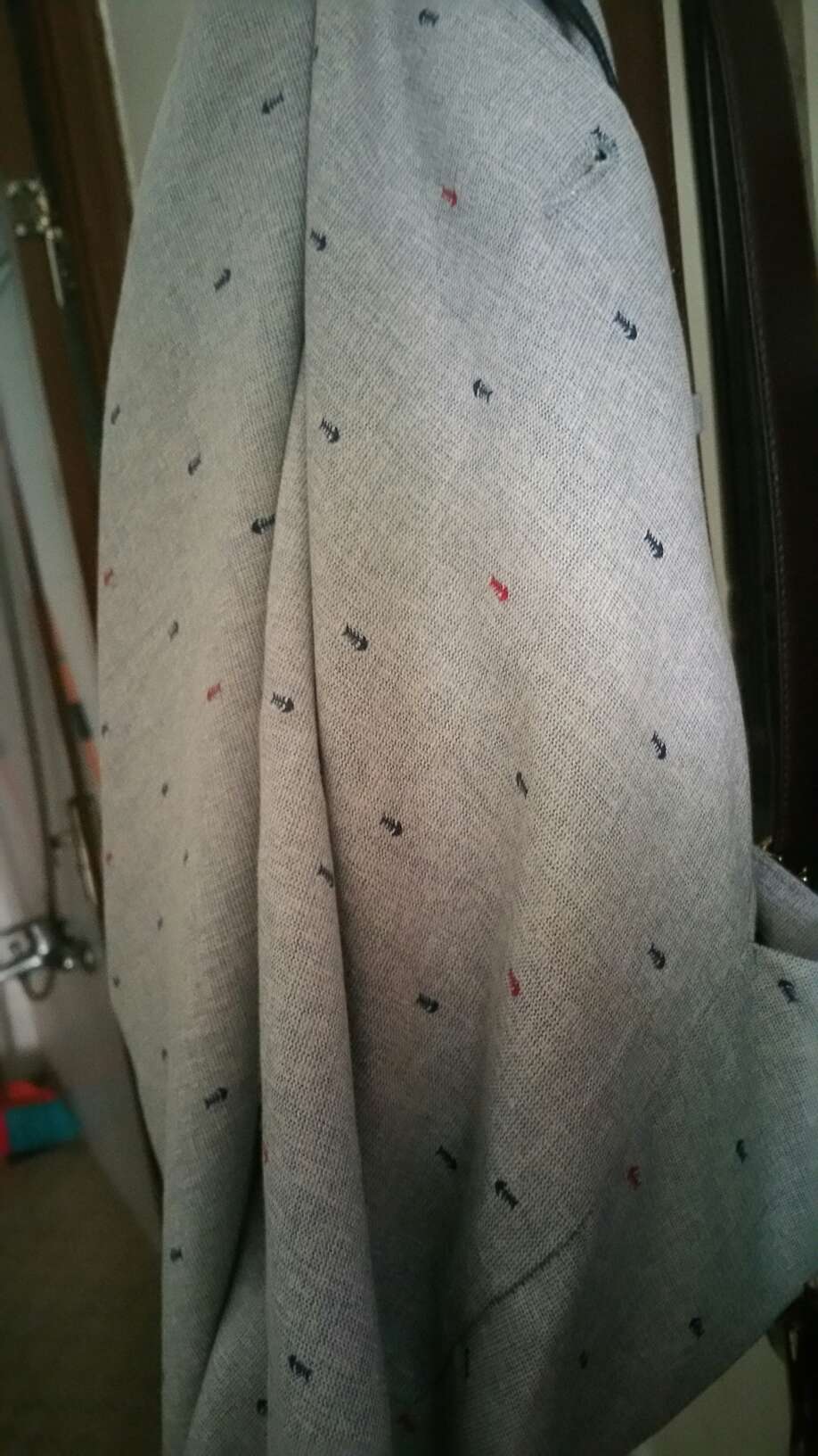 这条裤子穿着舒服,用料也不错