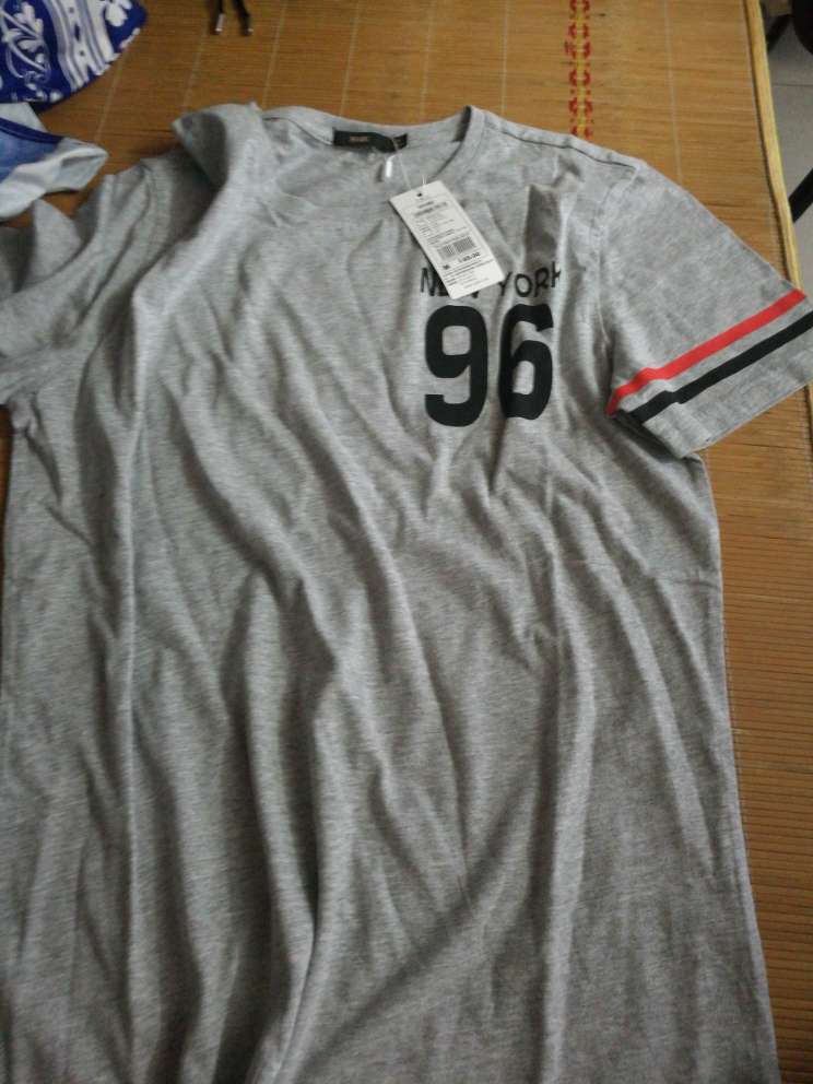 衣服你不棒棒的,开始买的时候买大了一码,客服很快第二天就给我退了一个中码