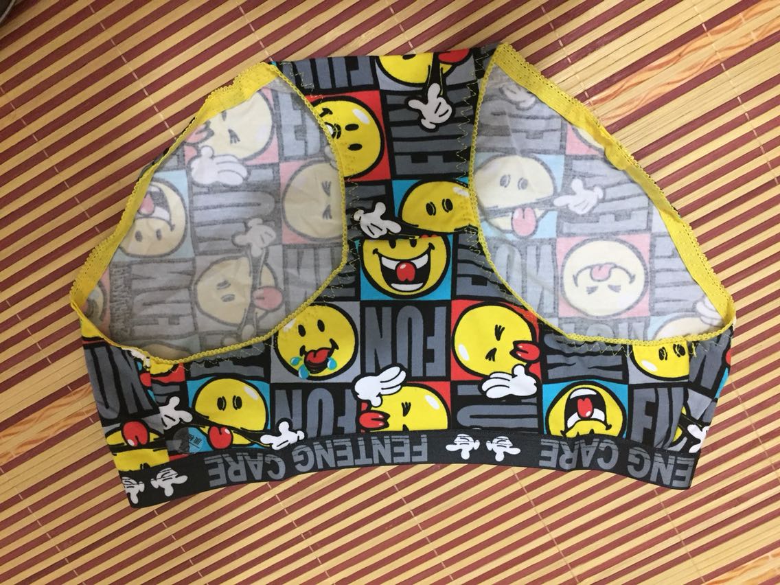 一个可爱小内内,还没买过这么鲜艳的
