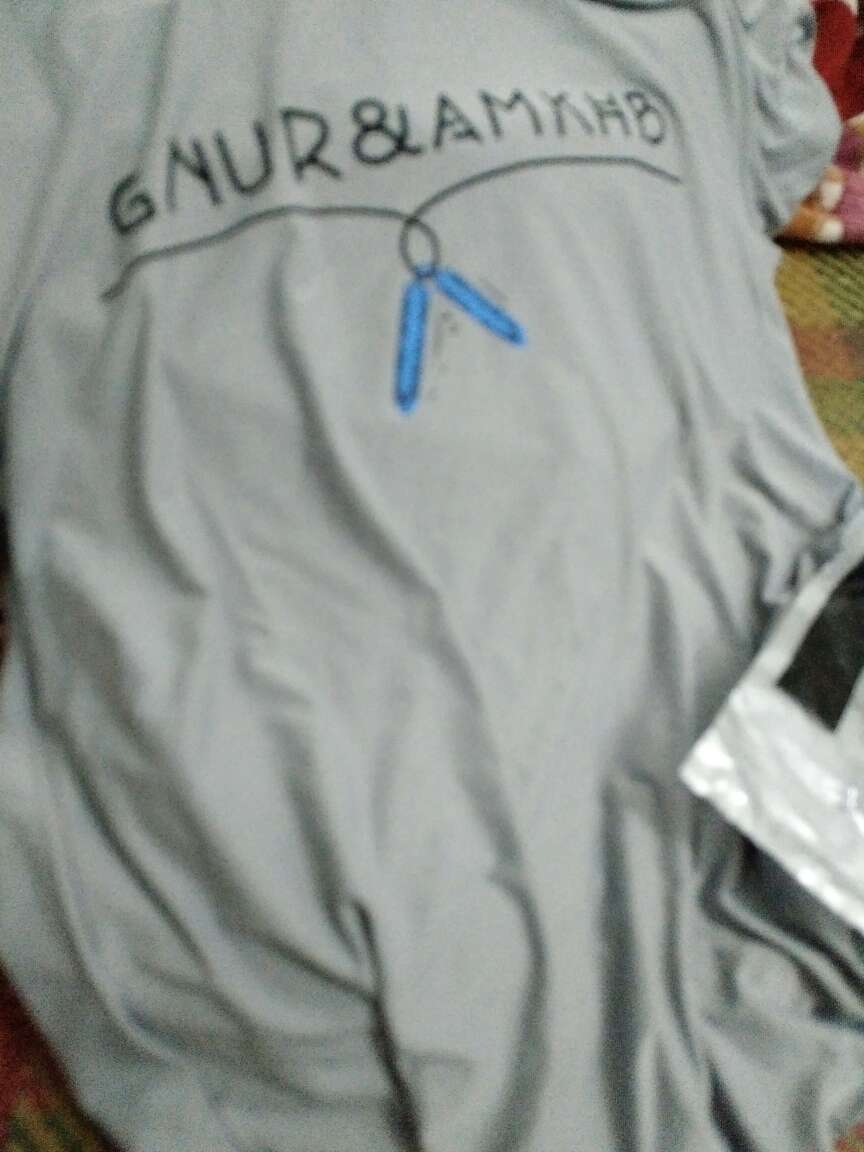 衣服质量很好,衣码合适,穿上身很合身。