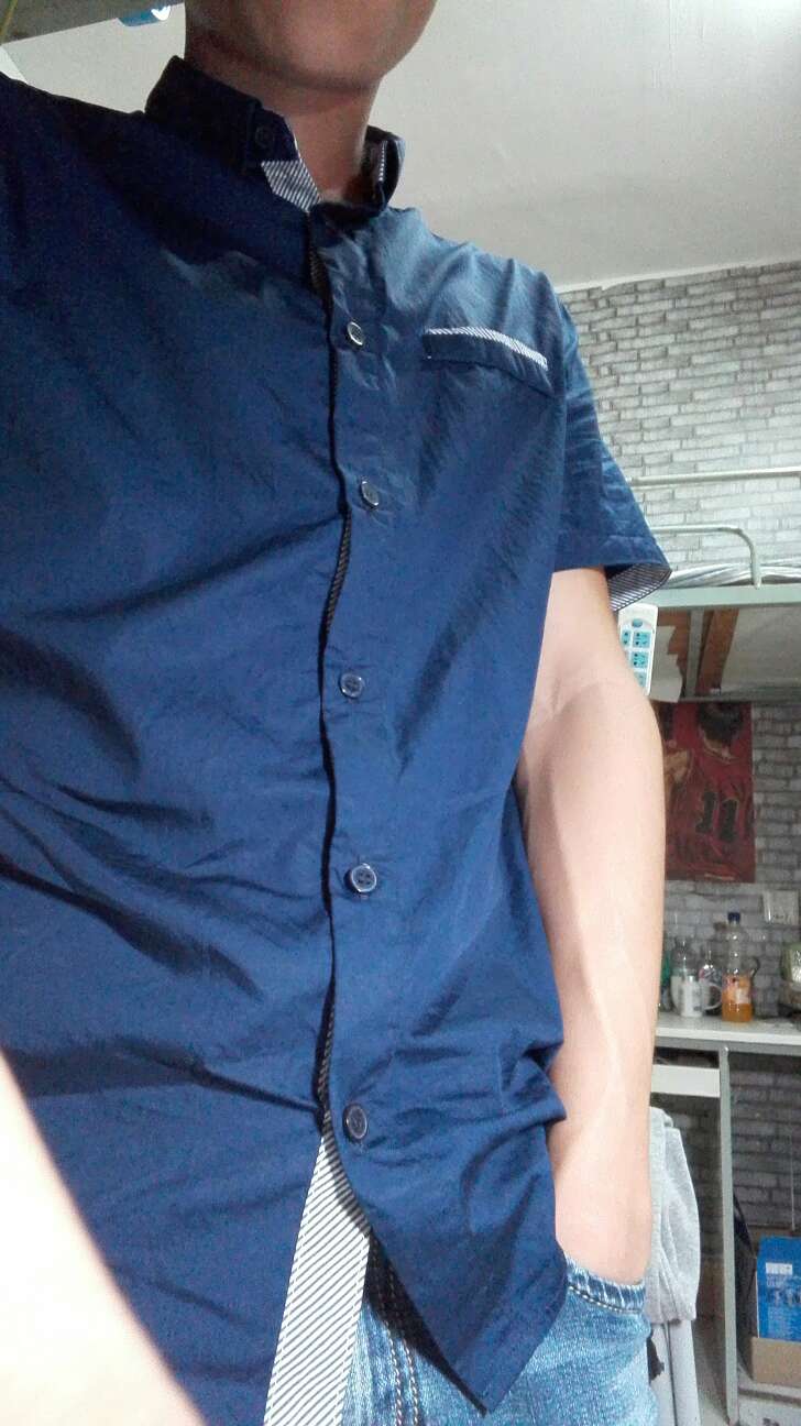 很合身,很好看,透气不闷