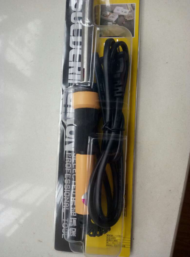 东西拆下来看过了里面的烙铁管上的胶带加热后会冒烟,但是发现的问题就是这家供应客服真不是什么好人,东西看了很不错的,就是颜色不是这个,给个好评吧,东西还是蛮好的……