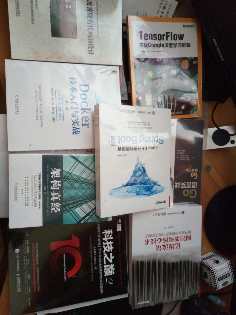 有了后,我几乎不去新华书店买书了,最多去看看什么书适合,然后来买。书是正版的,改比新华书店便宜,又不跑路。没得法太安逸了。能买这本书,说明是好书