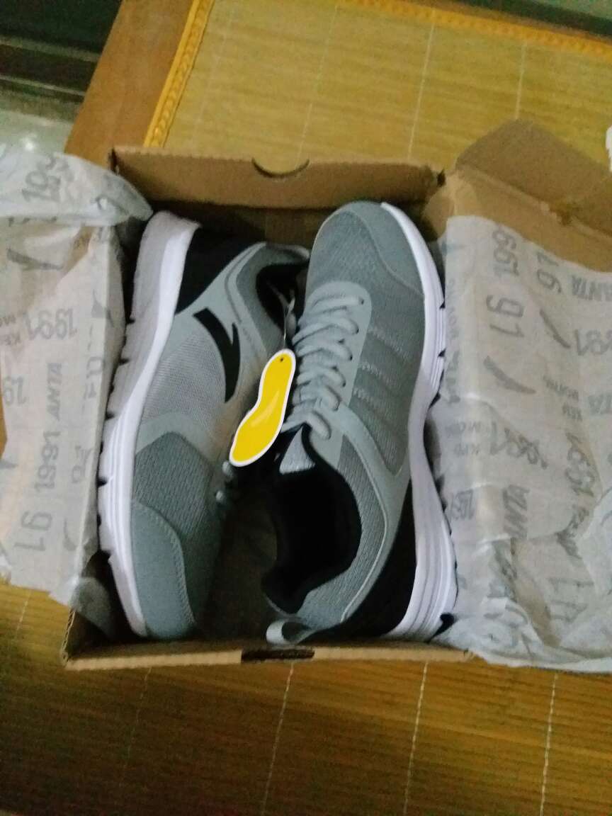 鞋子很好,是正品乐