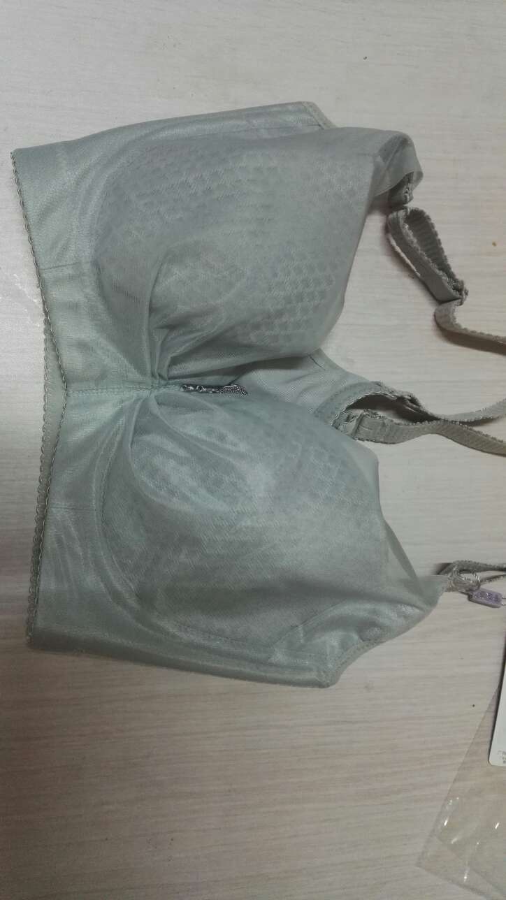 大小合适摸起来很舒服,很透气