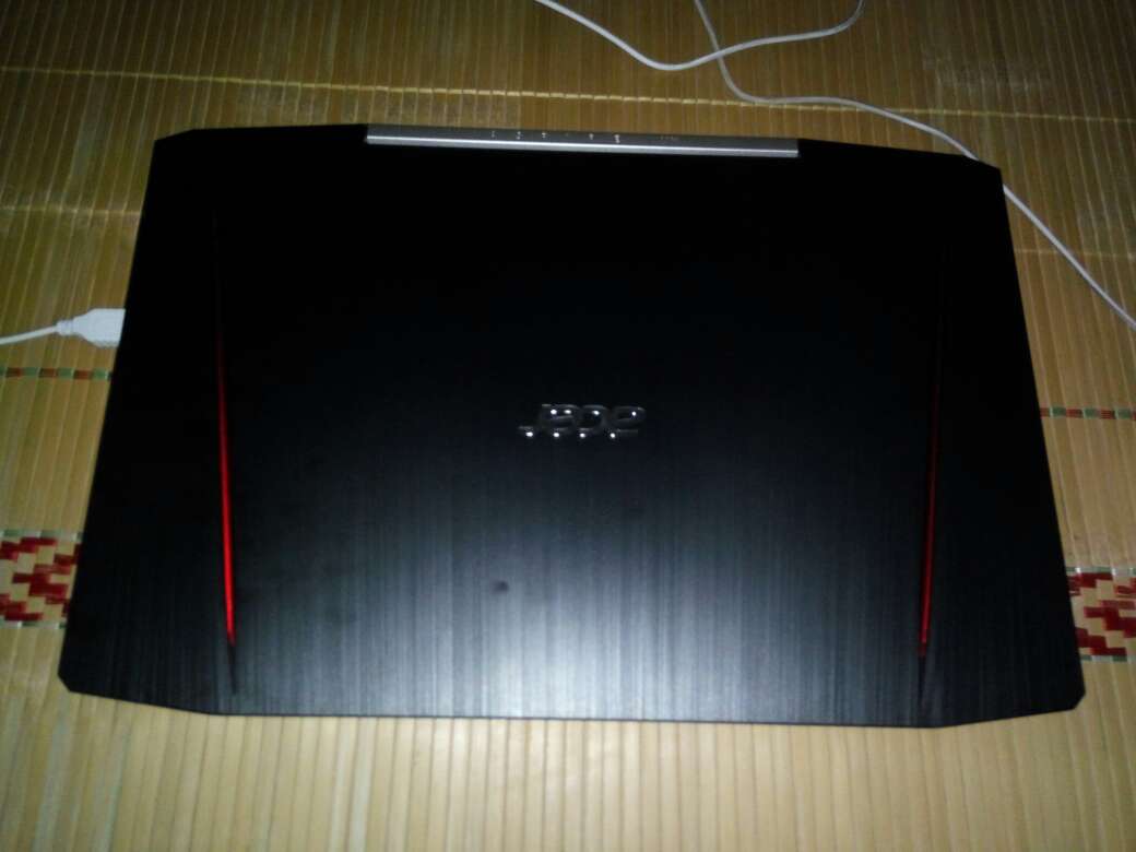 快递的速度很快,外型很好看,运行速度还可以,还没测试,用一会再追评看看,先好评吧