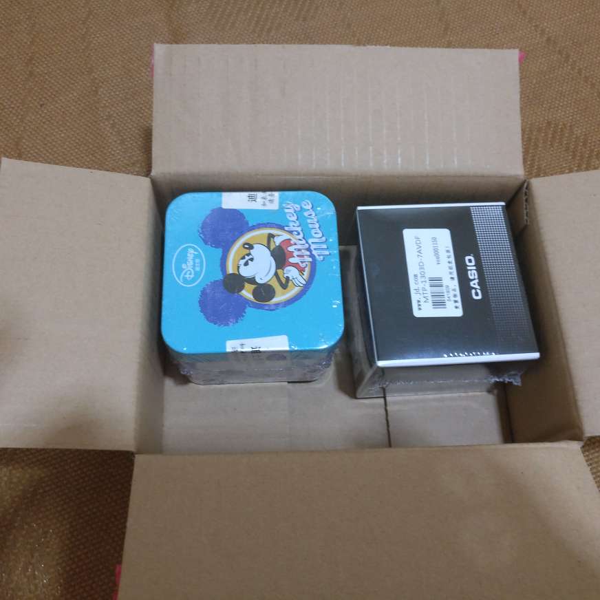 当小礼品储备的,还没有拆封。