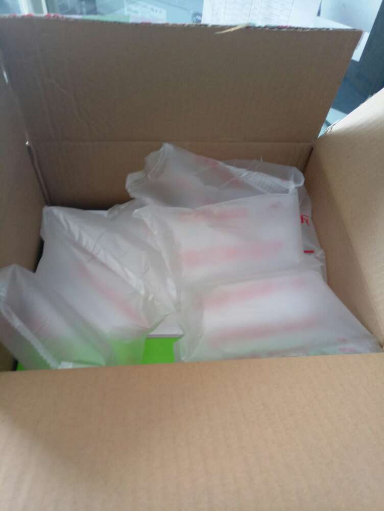 物流速度确实不错,送货员态度也很不错,篮球鞋质量还是不错嘛