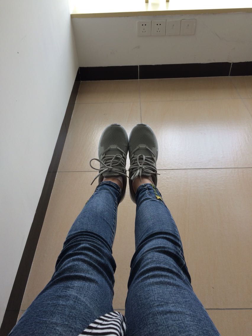 码数是偏大了5mm,所以要购买问下客服,免得要换货喔